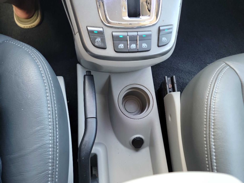 Photo 18 of this CHEVROLET EQUINOX
