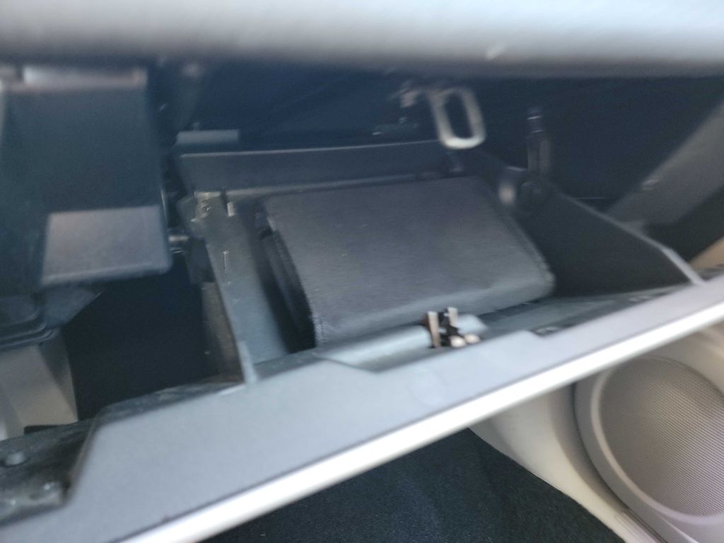 Photo 21 of this CHEVROLET EQUINOX