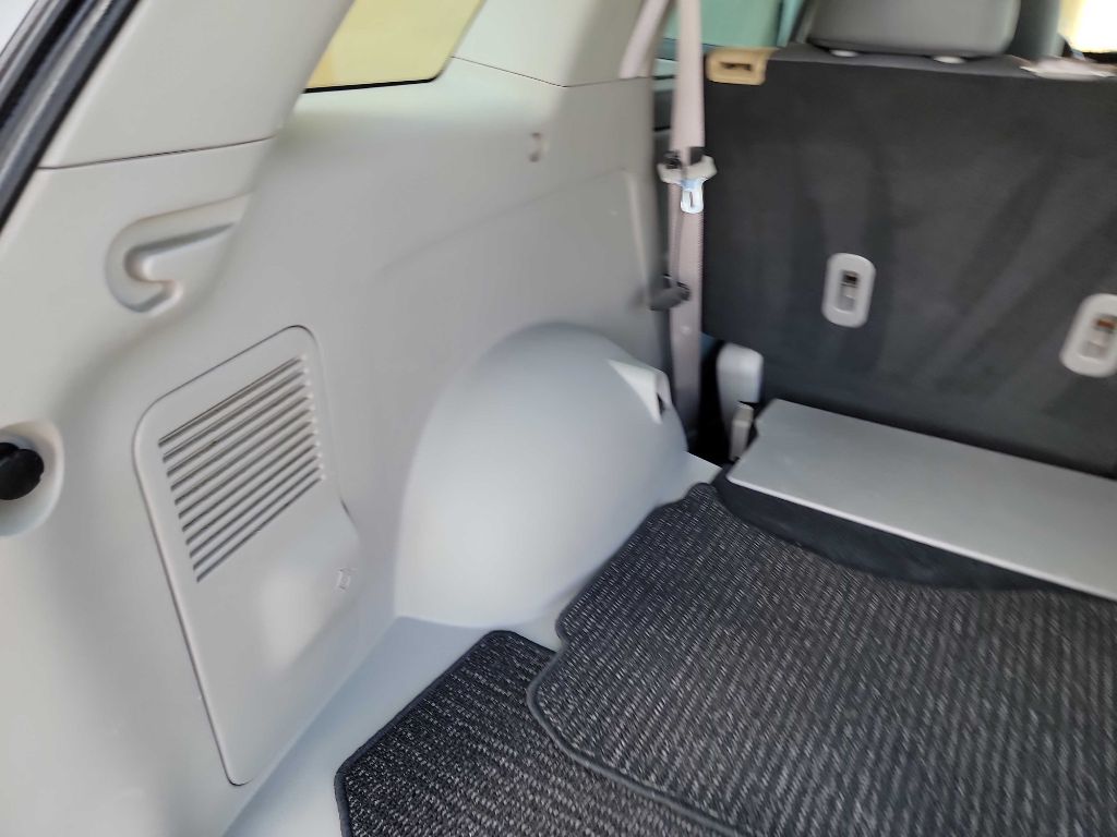 Photo 27 of this CHEVROLET EQUINOX