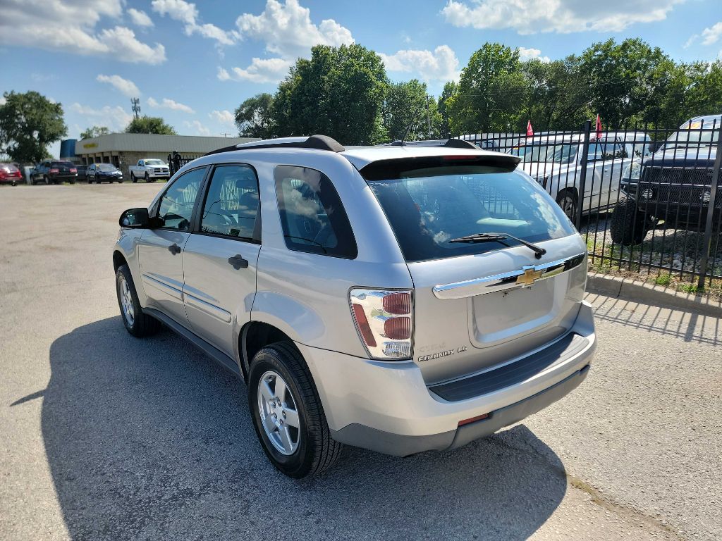 Photo 3 of this CHEVROLET EQUINOX