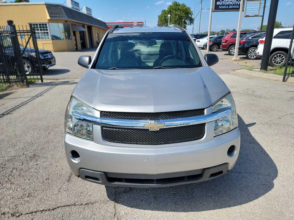 Photo 8 of this CHEVROLET EQUINOX