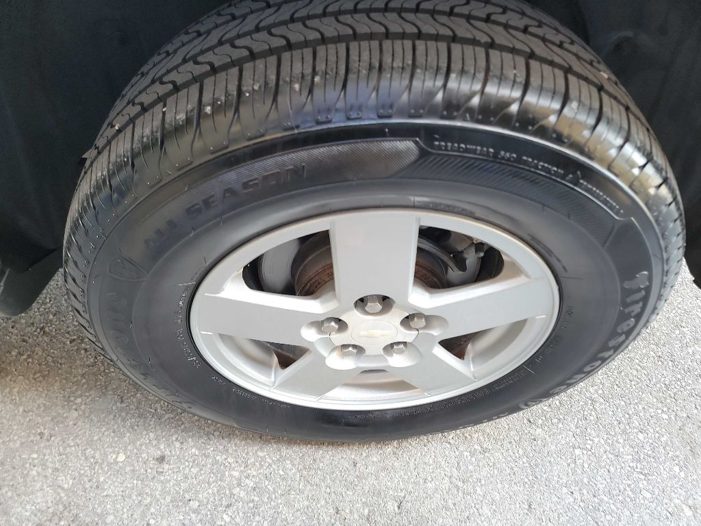 Photo 36 of this CHEVROLET EQUINOX