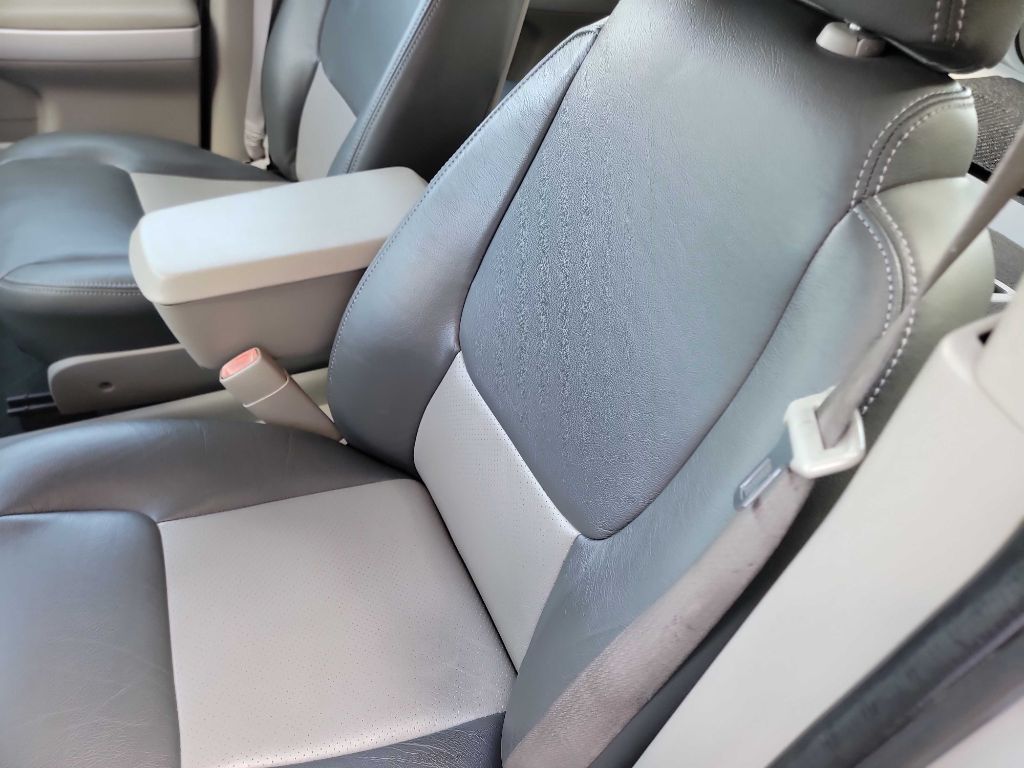 Photo 11 of this CHEVROLET EQUINOX