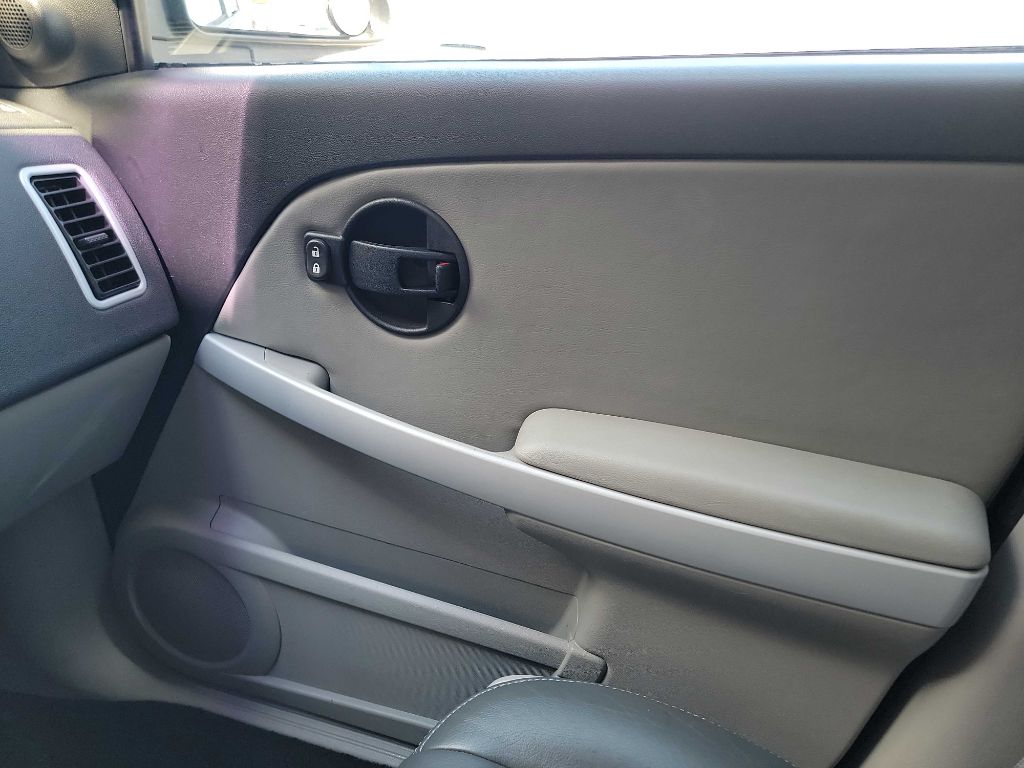 Photo 23 of this CHEVROLET EQUINOX