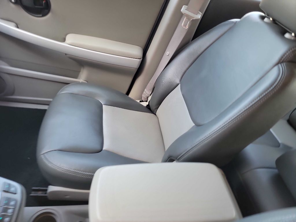 Photo 15 of this CHEVROLET EQUINOX