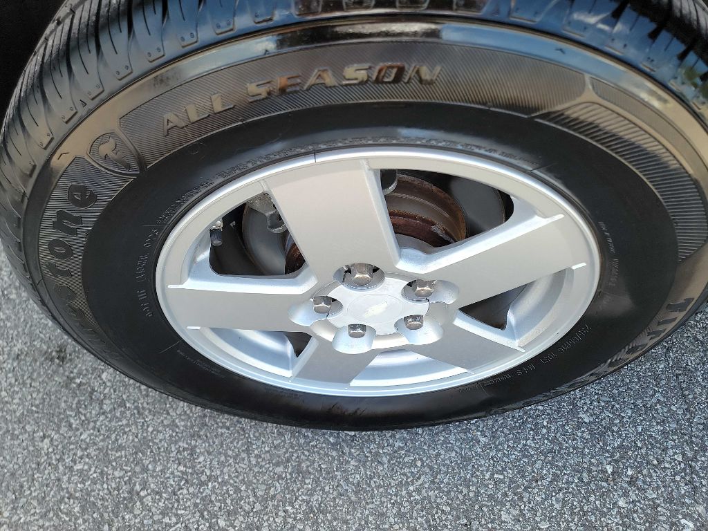Photo 30 of this CHEVROLET EQUINOX