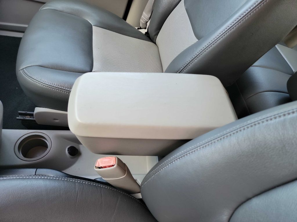 Photo 14 of this CHEVROLET EQUINOX