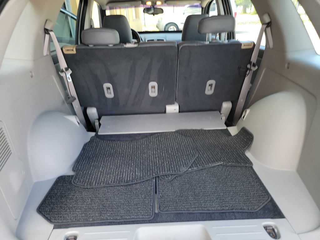 Photo 29 of this CHEVROLET EQUINOX