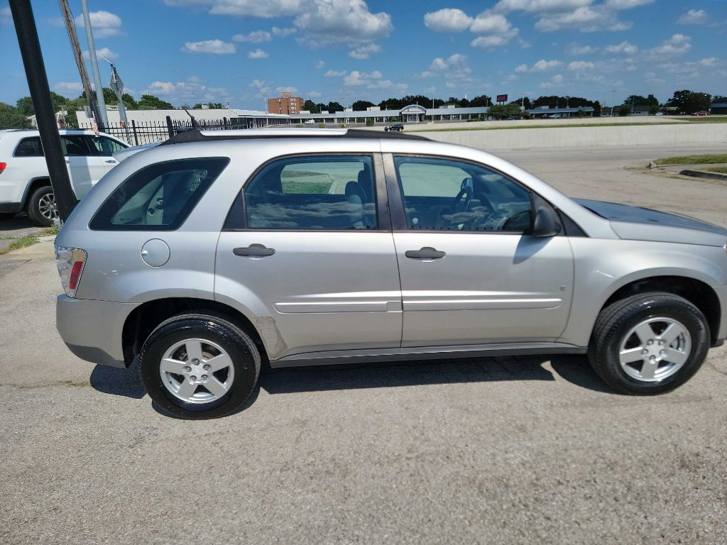 Photo 6 of this CHEVROLET EQUINOX