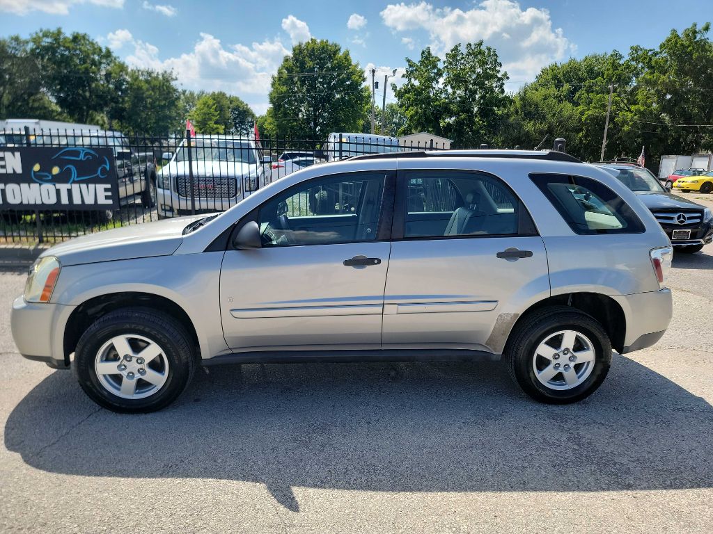 Photo 2 of this CHEVROLET EQUINOX