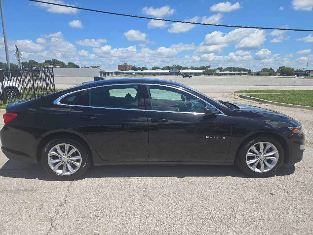 Photo 6 of this CHEVROLET MALIBU