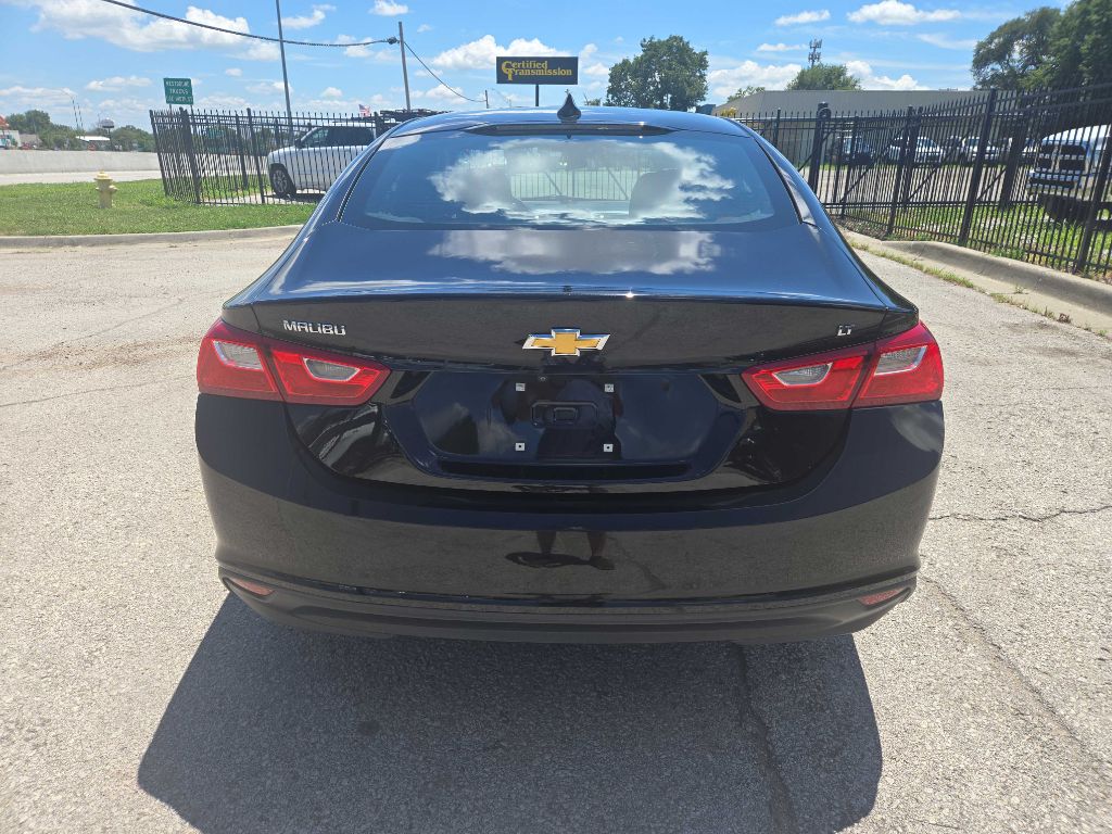 Photo 4 of this CHEVROLET MALIBU