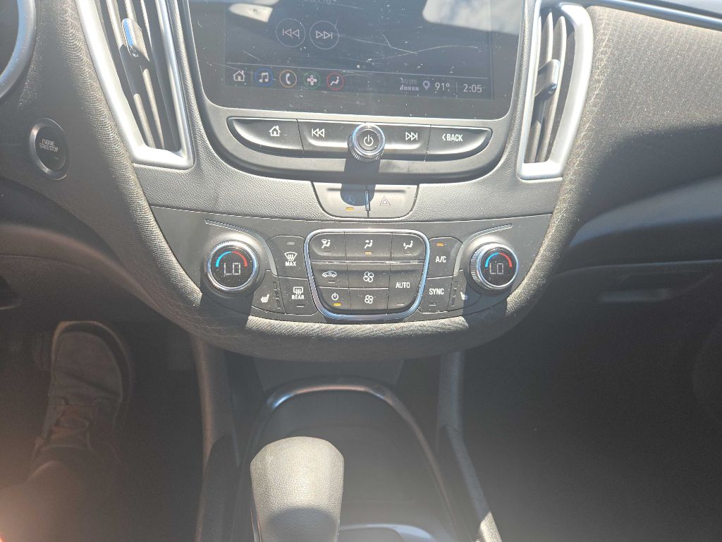 Photo 28 of this CHEVROLET MALIBU