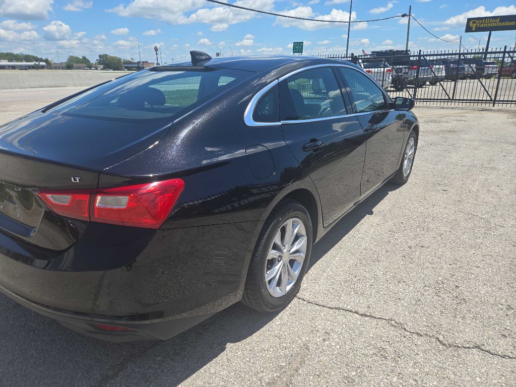 Photo 5 of this CHEVROLET MALIBU