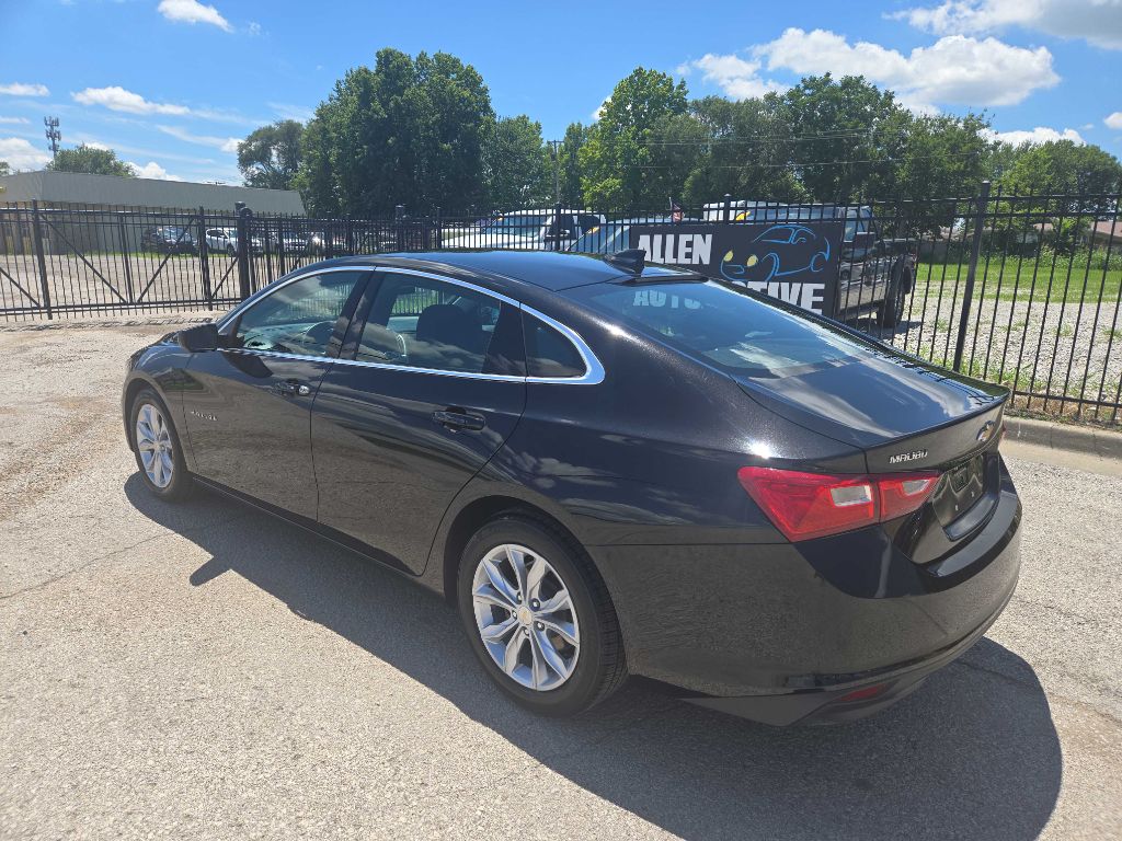 Photo 3 of this CHEVROLET MALIBU