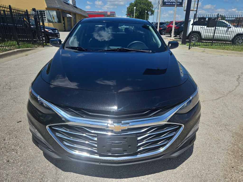 Photo 8 of this CHEVROLET MALIBU