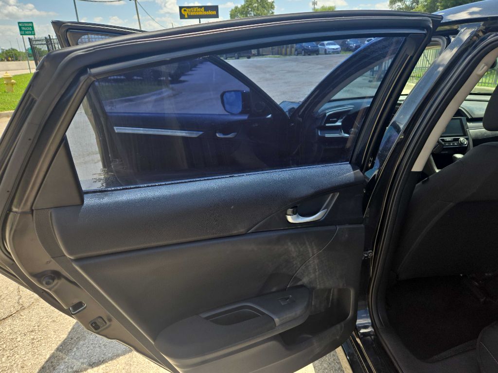 Photo 14 of this HONDA CIVIC