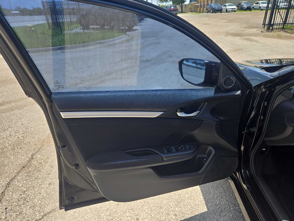 Photo 10 of this HONDA CIVIC