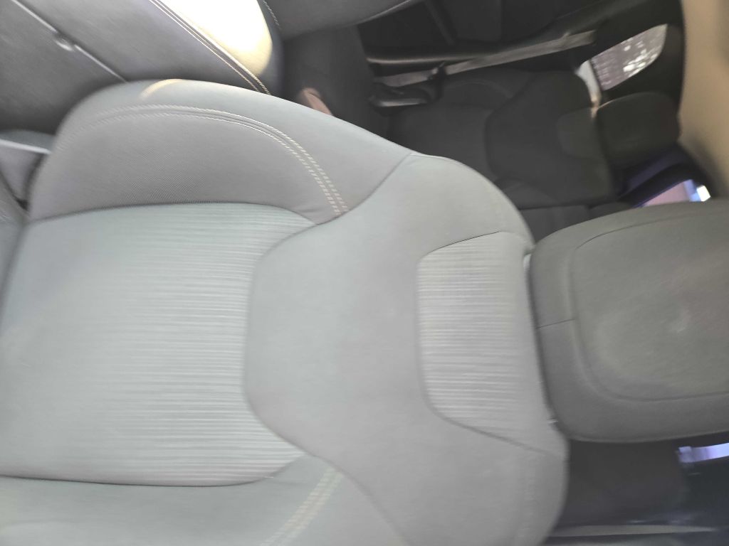 Photo 12 of this JEEP CHEROKEE