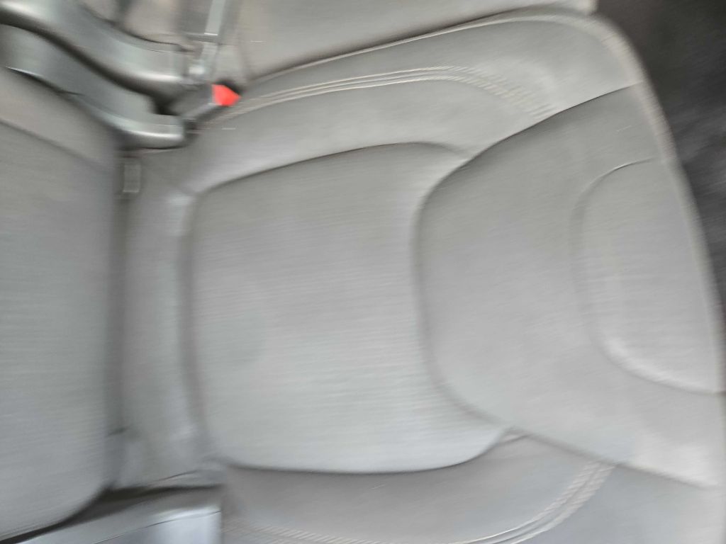 Photo 18 of this JEEP CHEROKEE