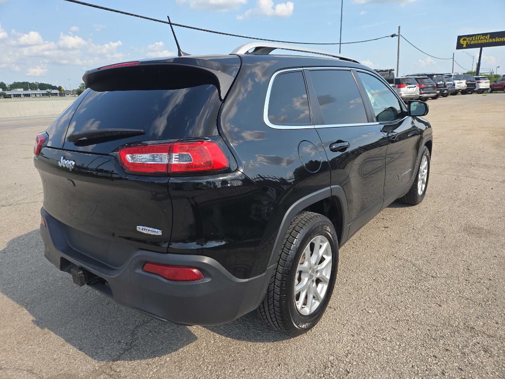 Photo 5 of this JEEP CHEROKEE