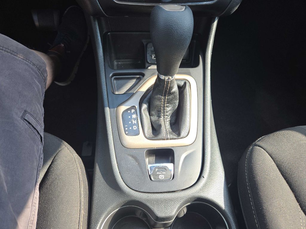 Photo 29 of this JEEP CHEROKEE