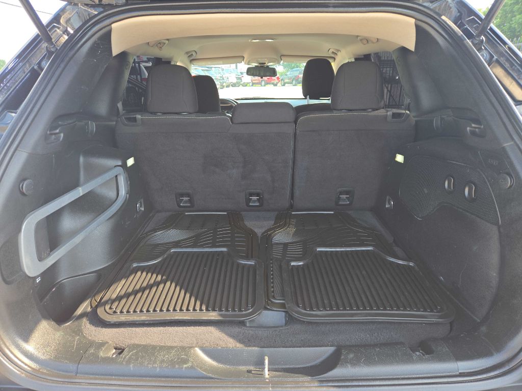 Photo 16 of this JEEP CHEROKEE