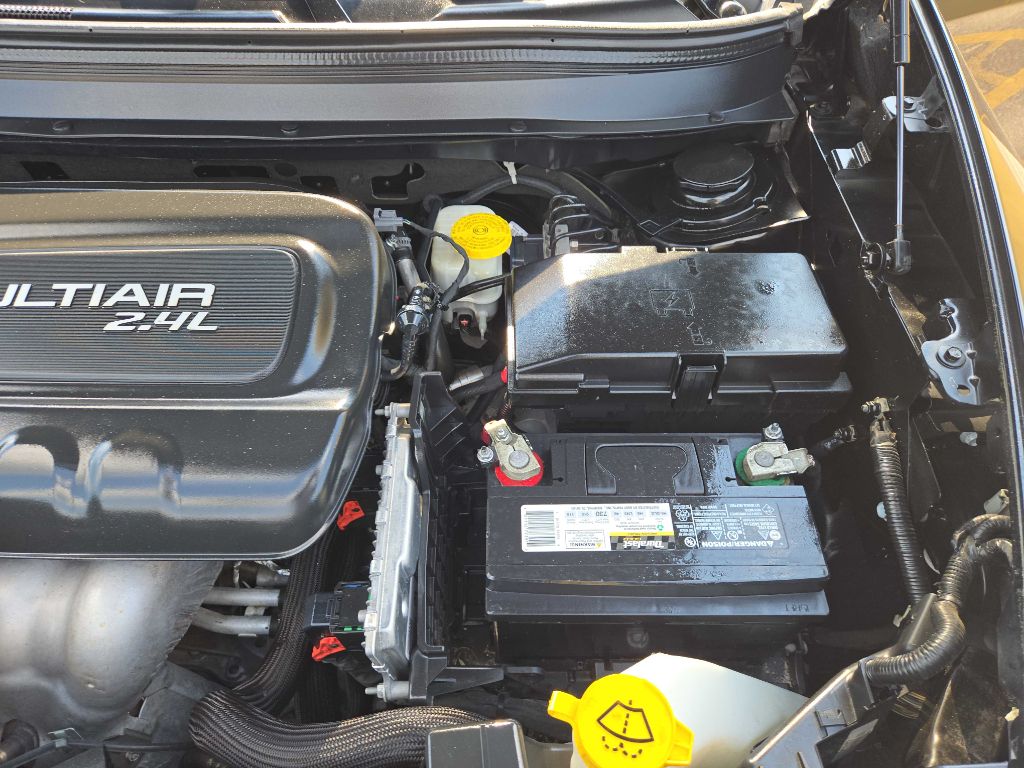 Photo 40 of this JEEP CHEROKEE