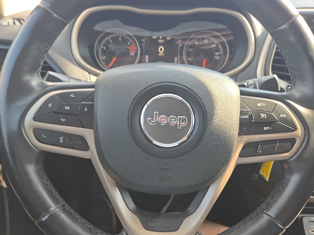 Photo 26 of this JEEP CHEROKEE