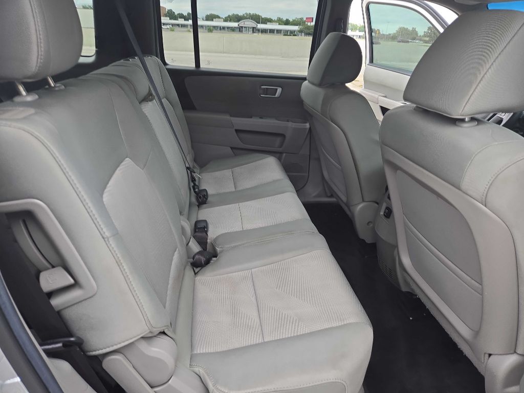 Photo 21 of this HONDA PILOT