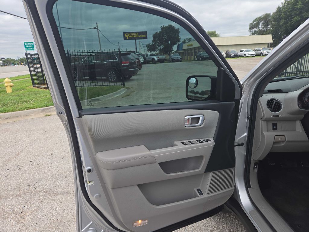 Photo 10 of this HONDA PILOT