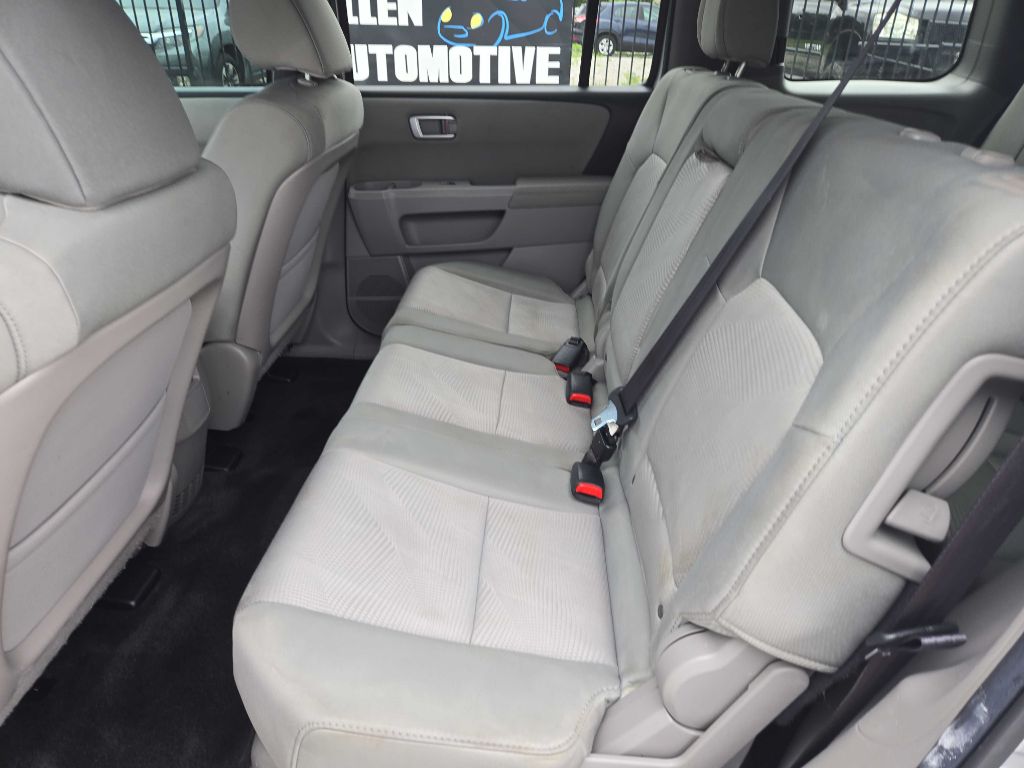 Photo 13 of this HONDA PILOT