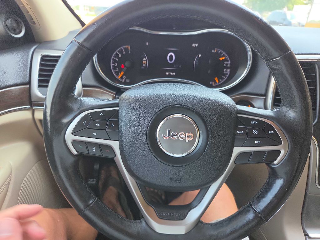 Photo 16 of this JEEP GRAND CHEROKEE