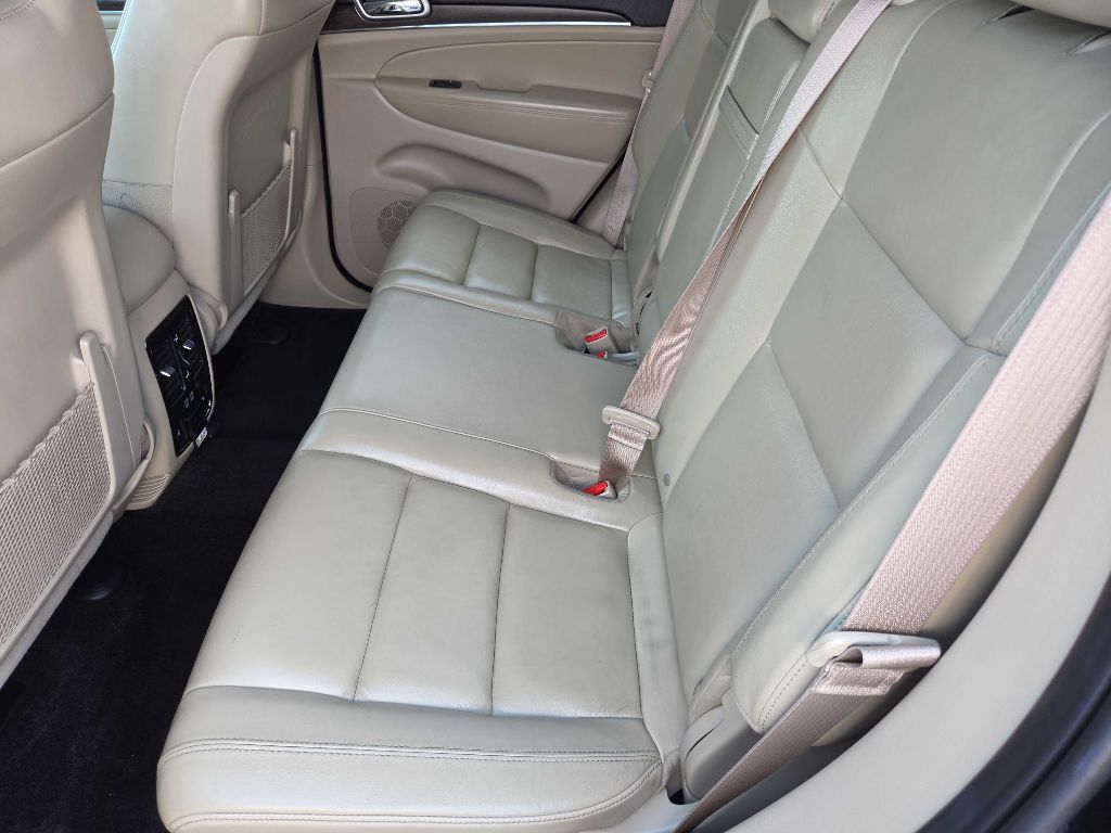 Photo 27 of this JEEP GRAND CHEROKEE