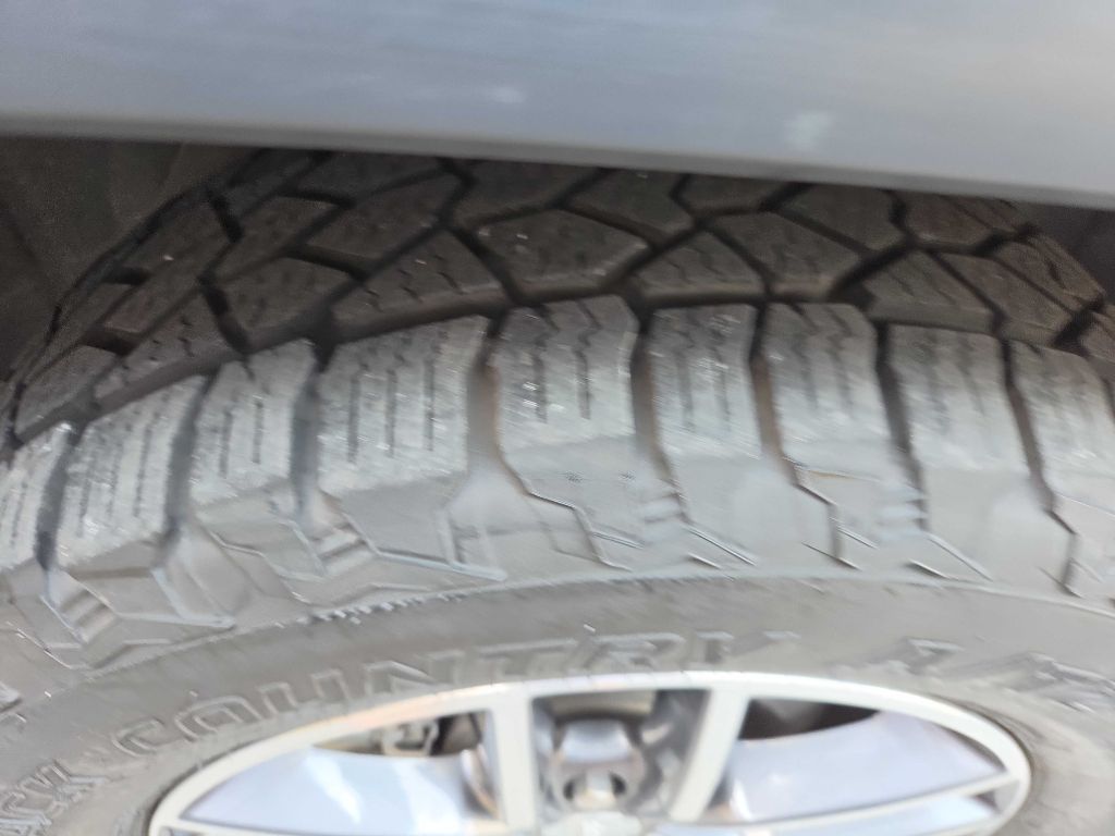 Photo 35 of this JEEP GRAND CHEROKEE
