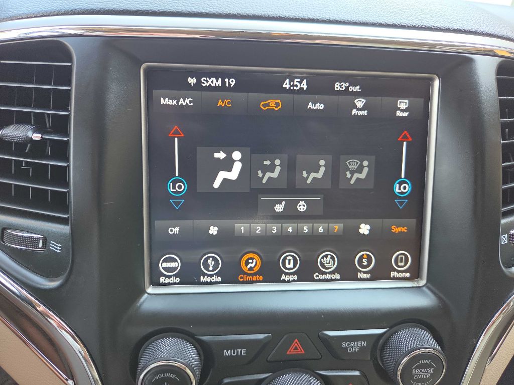 Photo 17 of this JEEP GRAND CHEROKEE