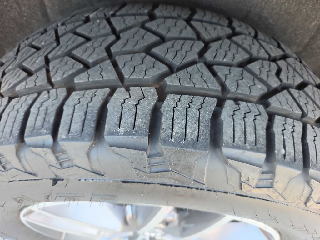 Photo 38 of this JEEP GRAND CHEROKEE