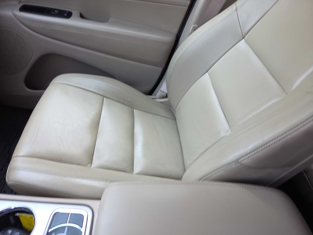 Photo 13 of this JEEP GRAND CHEROKEE