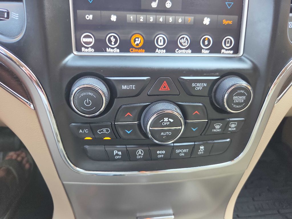 Photo 18 of this JEEP GRAND CHEROKEE