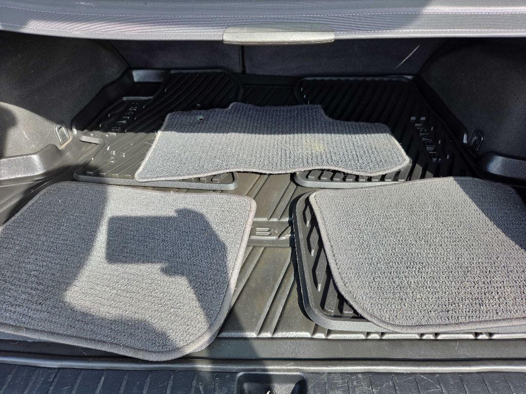 Photo 27 of this SUBARU OUTBACK LEGECY