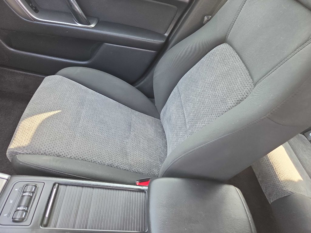 Photo 12 of this SUBARU OUTBACK LEGECY