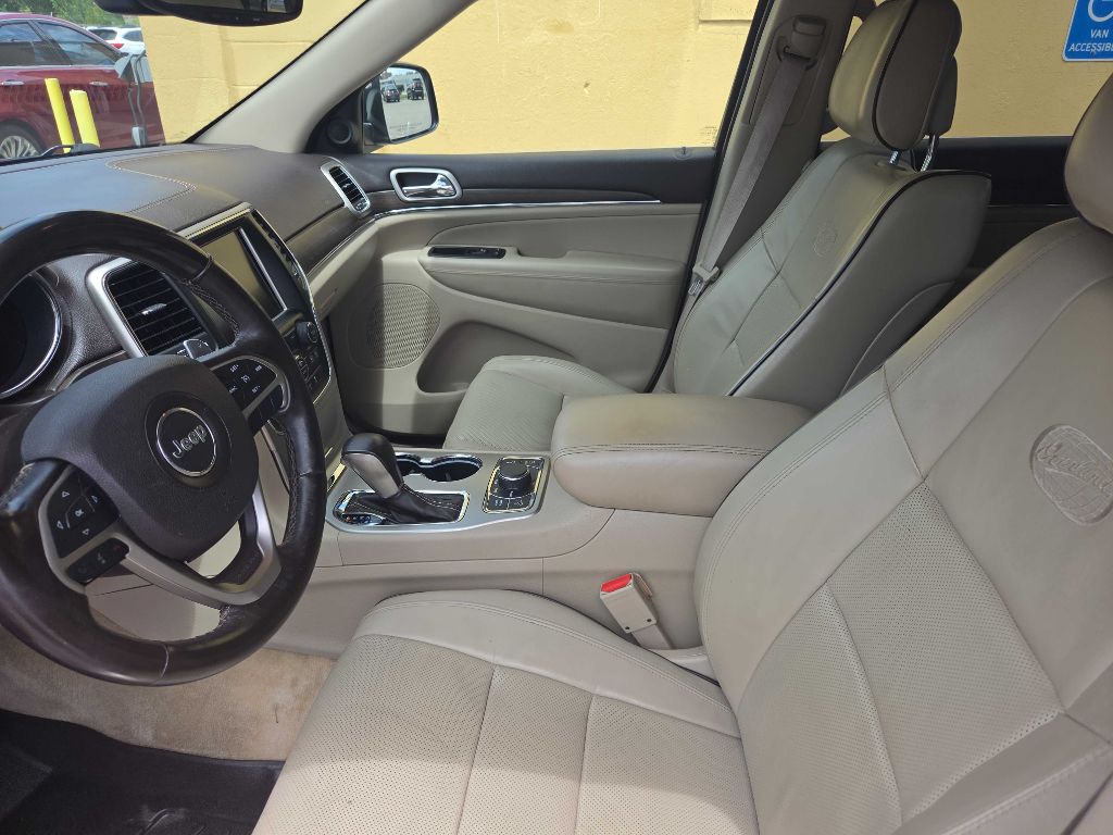 Photo 10 of this JEEP GRAND CHEROKEE