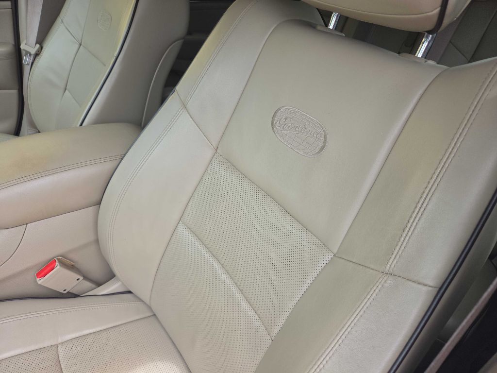 Photo 12 of this JEEP GRAND CHEROKEE