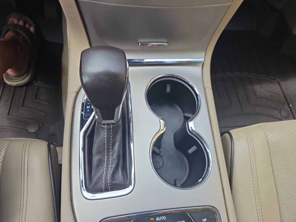 Photo 20 of this JEEP GRAND CHEROKEE