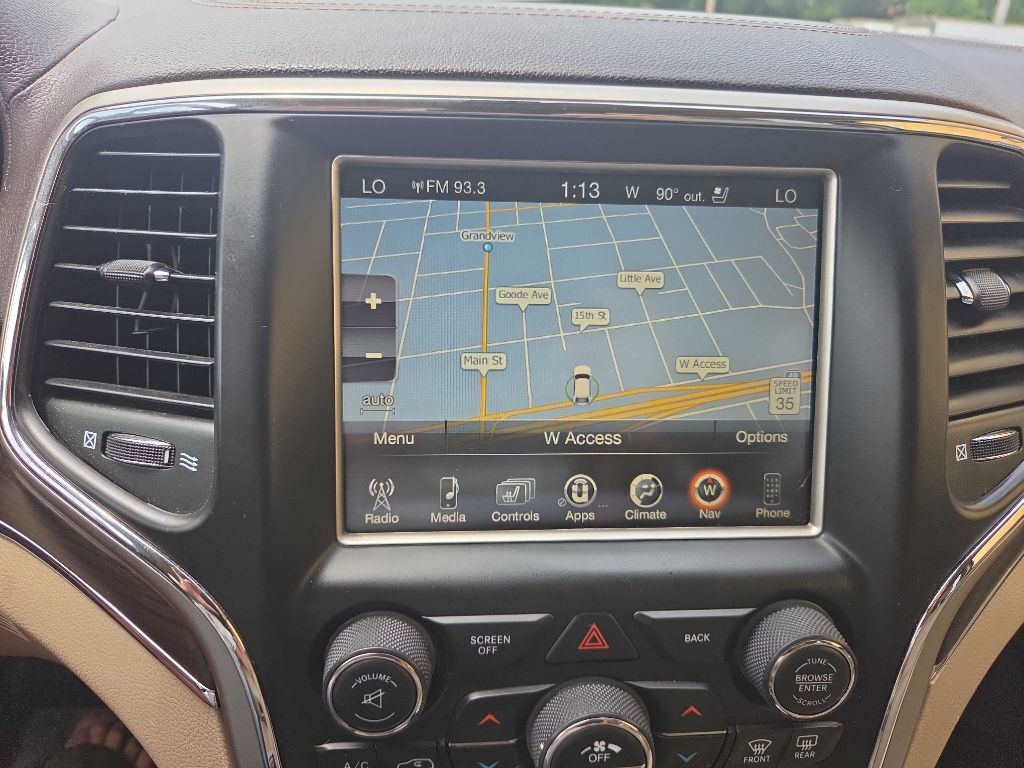 Photo 18 of this JEEP GRAND CHEROKEE