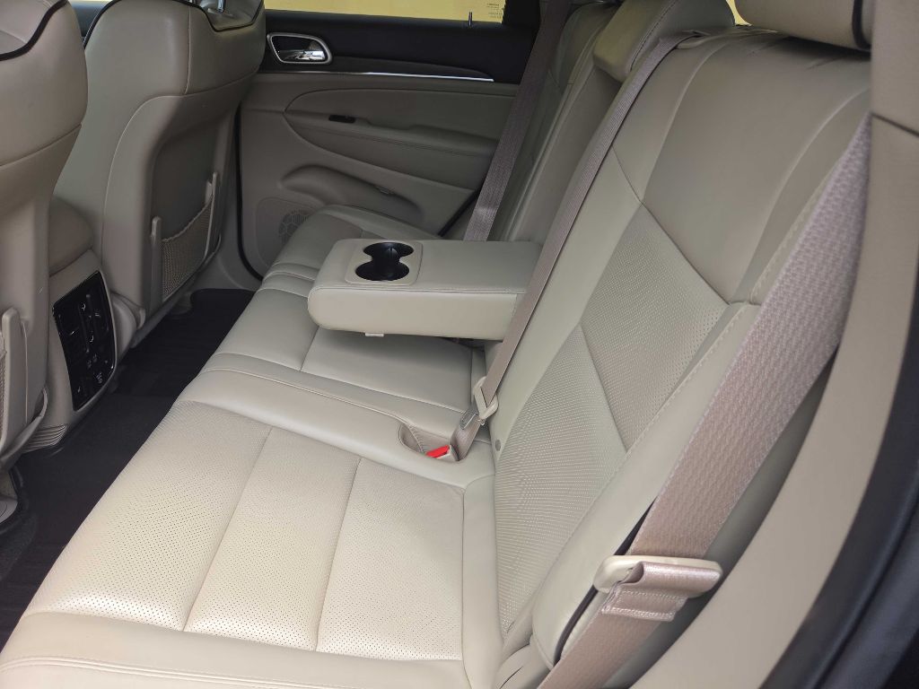 Photo 26 of this JEEP GRAND CHEROKEE