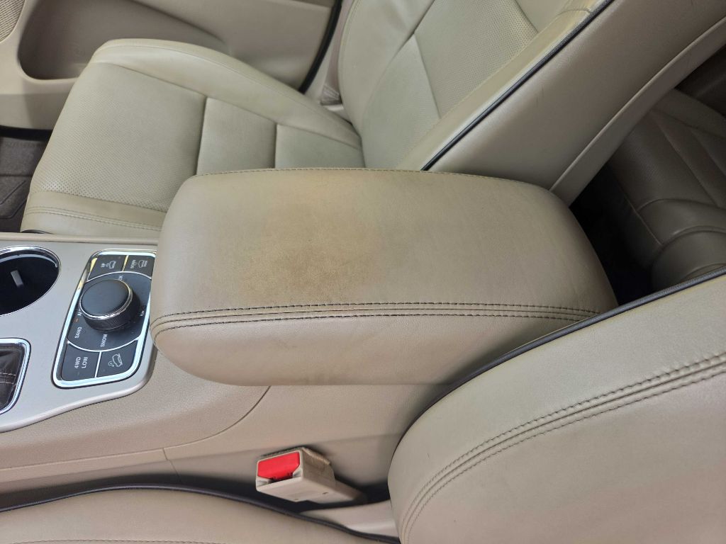 Photo 13 of this JEEP GRAND CHEROKEE