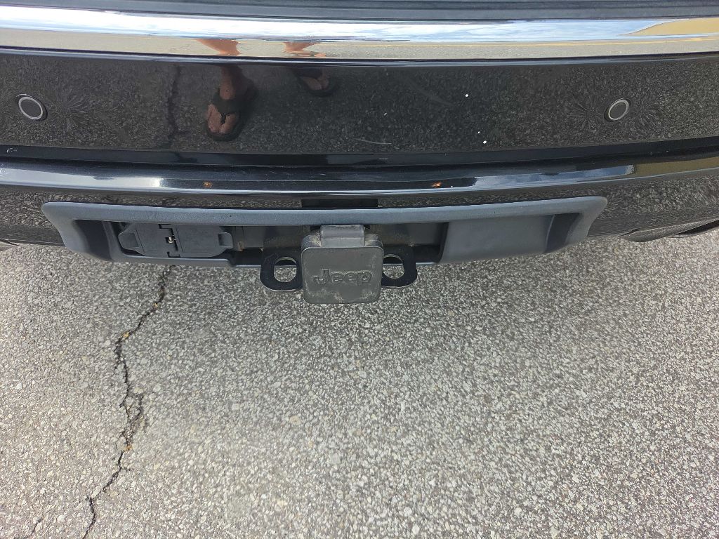 Photo 32 of this JEEP GRAND CHEROKEE