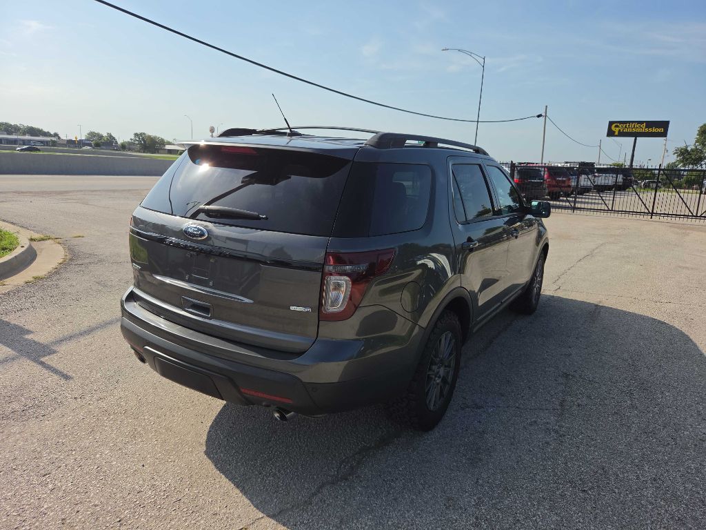Photo 5 of this FORD EXPLORER