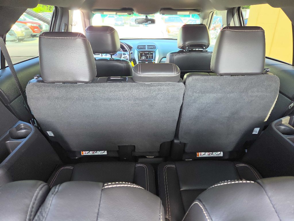 Photo 28 of this FORD EXPLORER